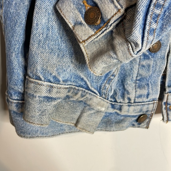 Levi's | Vintage Women’s Well Worn Classic Denim Jacket Size Large Made in USA - Picture 3 of 7